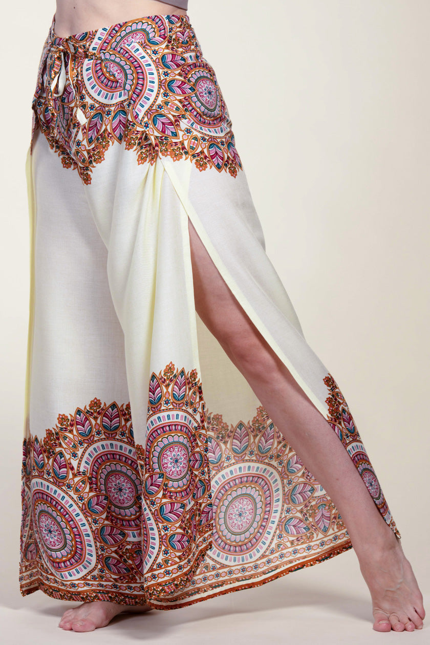 Mandala Feather Cream Artisan Wrap Palatsihousut - Berry Piper