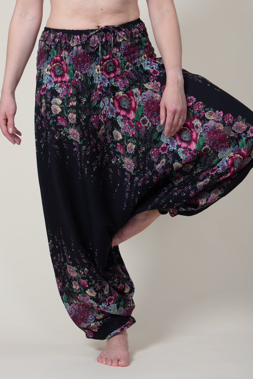 Floral Navy Artisan Jumpsuit Haaremihousut - Berry Piper