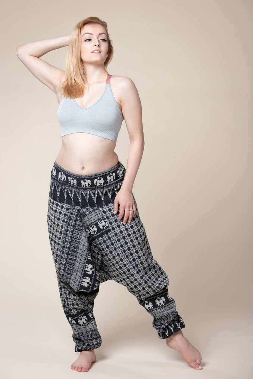 Elephant Gray Hill Tribe Artisan Low Cut Haaremihousut - Berry Piper