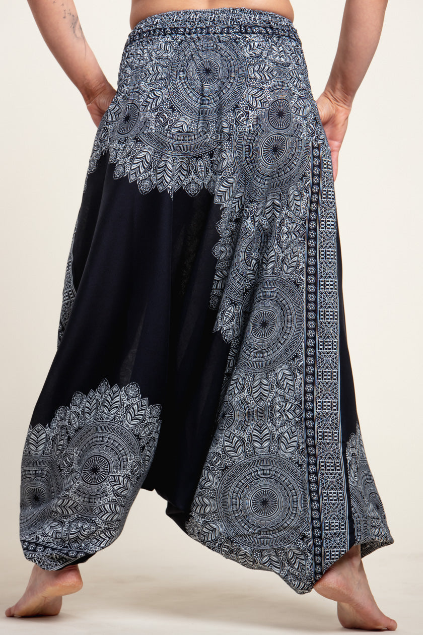 Border Mandala Black Artisan Jumpsuit Haaremihousut - Berry Piper