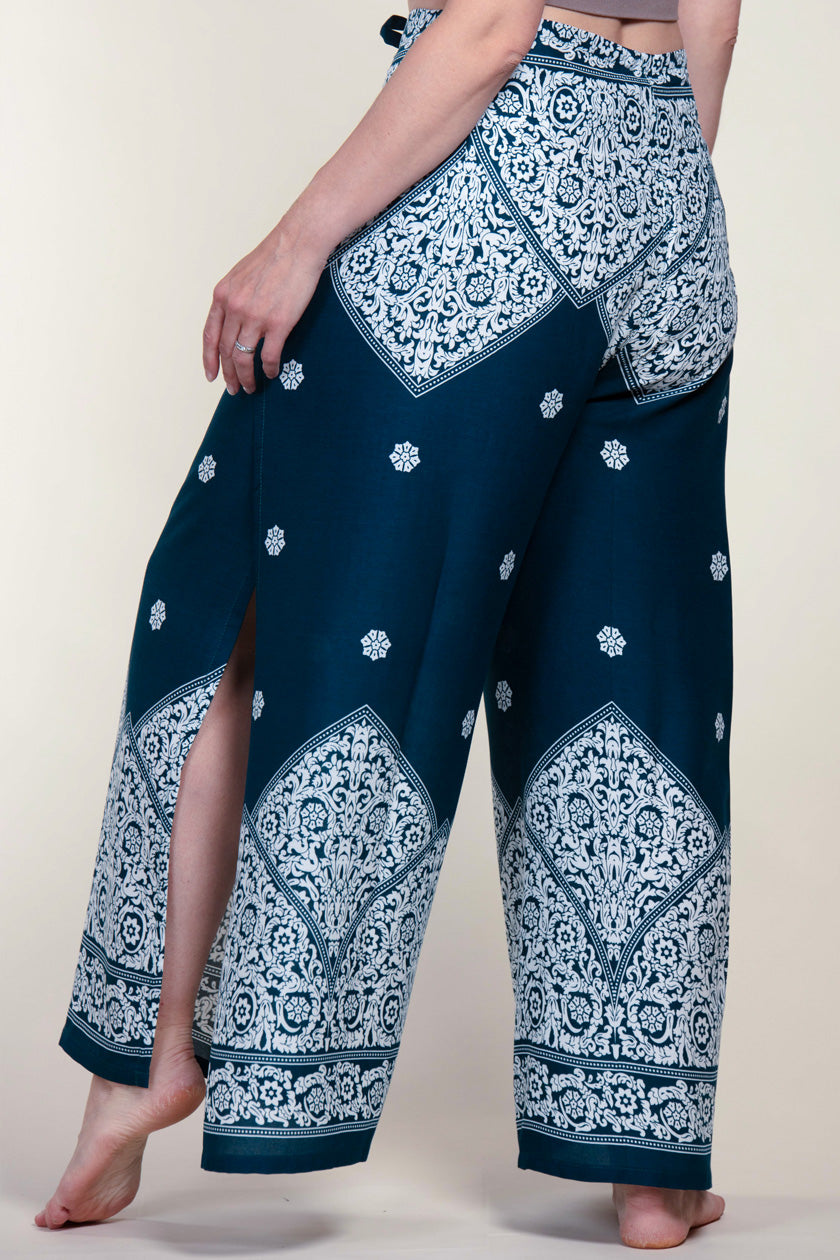 Border Vines Teal Artisan Wrap Palatsihousut - Berry Piper