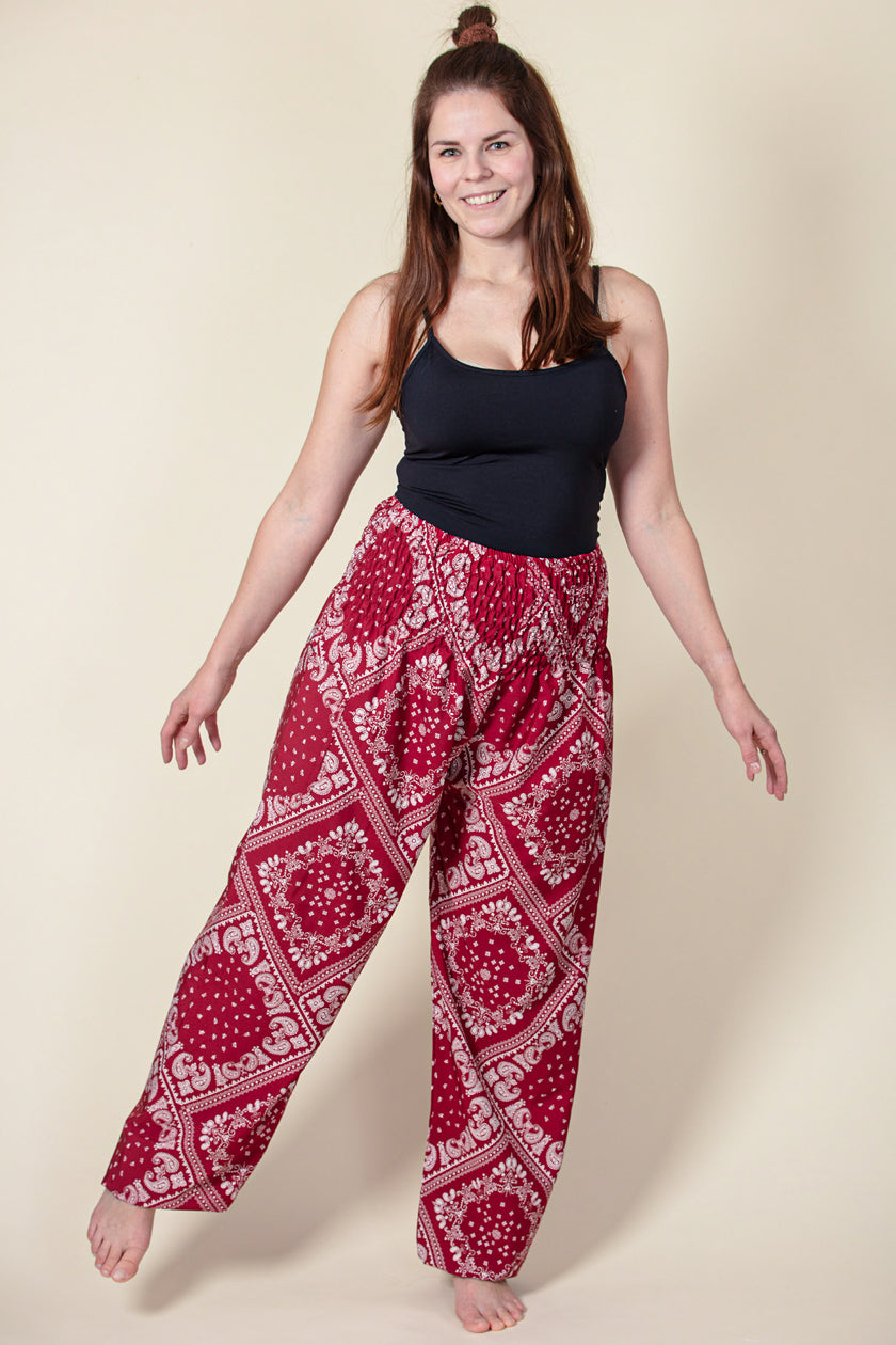 Extended Bandanna Paisley Red Artisan Haaremihousut - Berry Piper