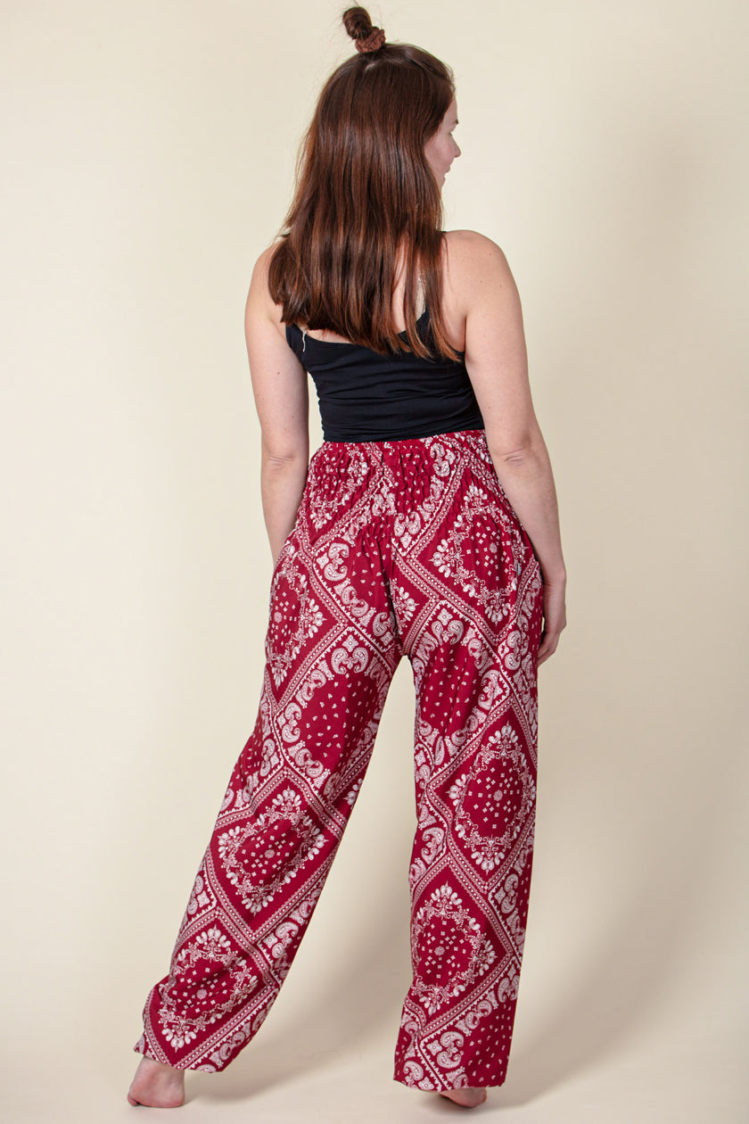 Extended Bandanna Paisley Red Artisan Haaremihousut - Berry Piper